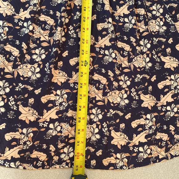 CeCe - Off the shoulder sheath dress. Size 8 - Picture 7 of 7